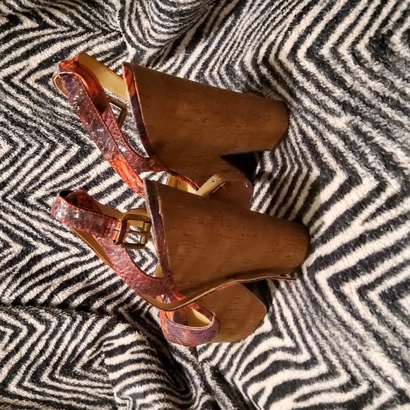 Multi-color snakeskin print wooden sandal heels - Picture 2 of 6